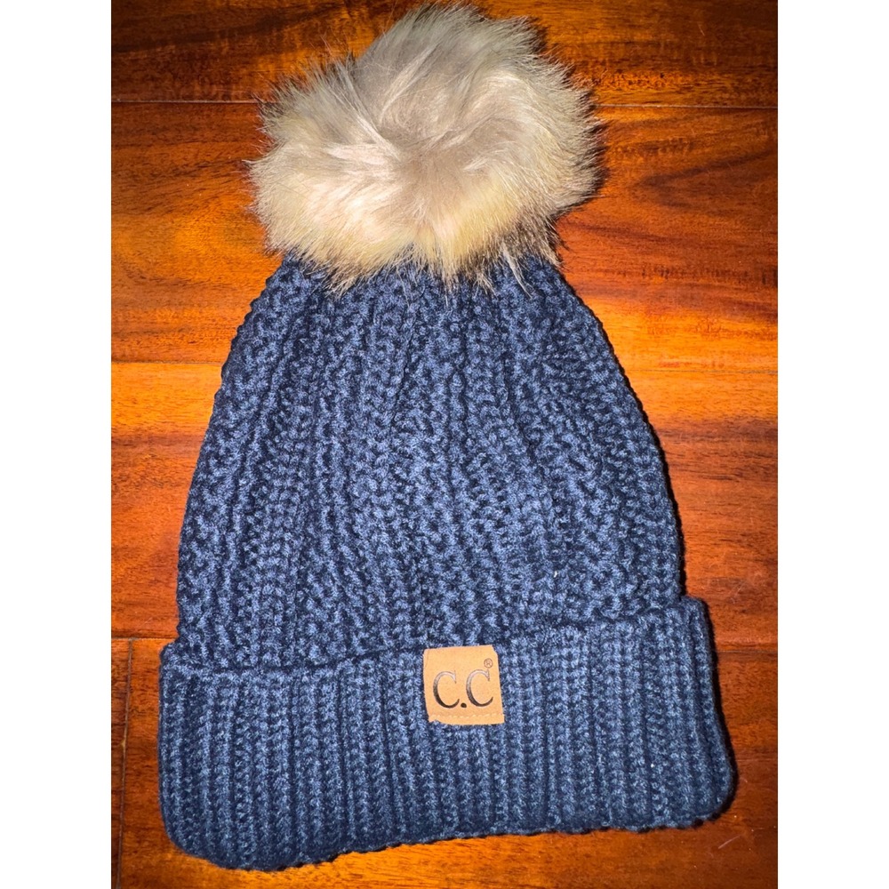 C.C Beanie Hat Womens OS Navy Blue Excellent Cable Knit Faux Fur Pom Pom Cuff